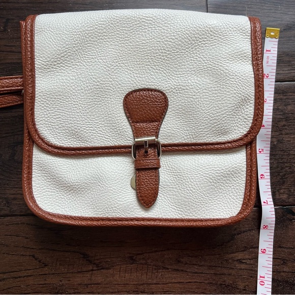 The PERFECT Summer Bag: Elegant White and Brown Jules & James Crossbody - Picture 8 of 8